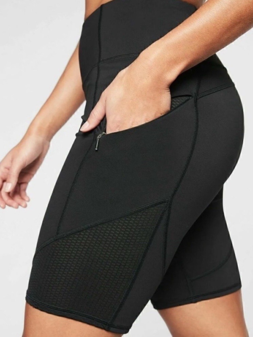Athleta Contender Shorts Women's Small Black Mesh Panel Mid Rise 9” Biker EUC